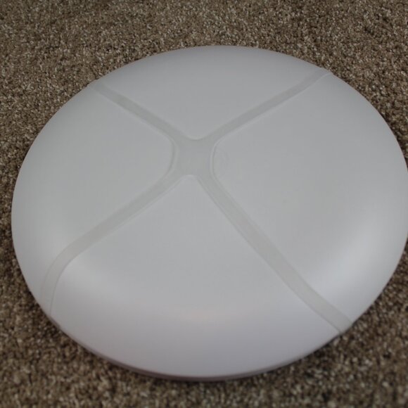 Soho Loft Melamine Dinner Plates White Gray Marble Look Set of 4 Round 11" NWT - Picture 6 of 6